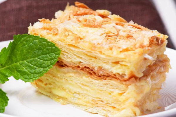 «Прага», «Наполеон» и «Медовик»: три самых вкусных торта, которые не нуждаются в рекламе.