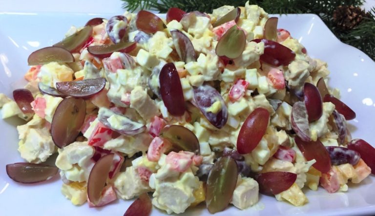 Едва выпросила у подруги рецепт. Этот салат производит фурор на новогоднем столе