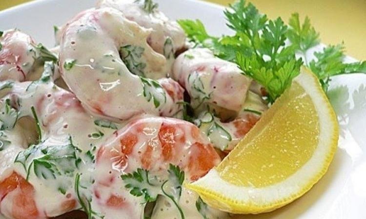 Лёгкий салат с креветками к ужину