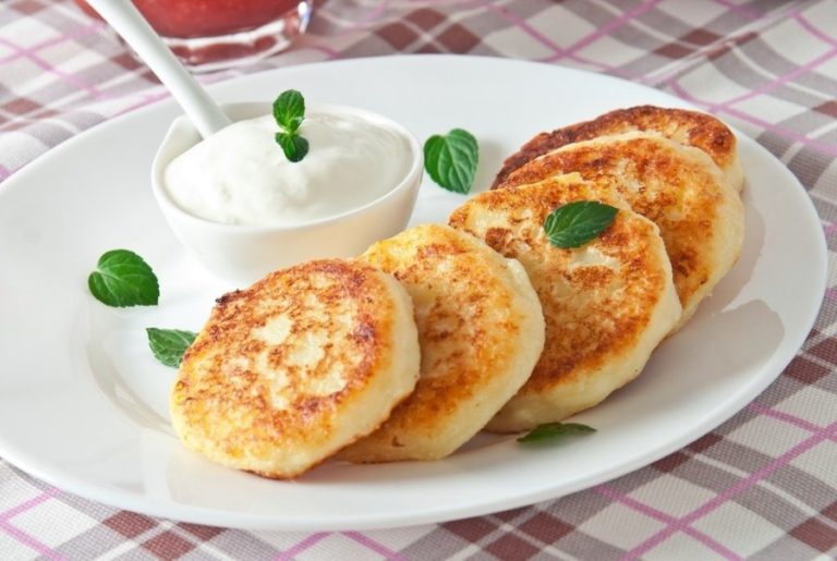 СЫРНИКИ В ДУХОВКЕ (ВКУСНО И ПОЛЕЗНО) 3 РЕЦЕПТА
