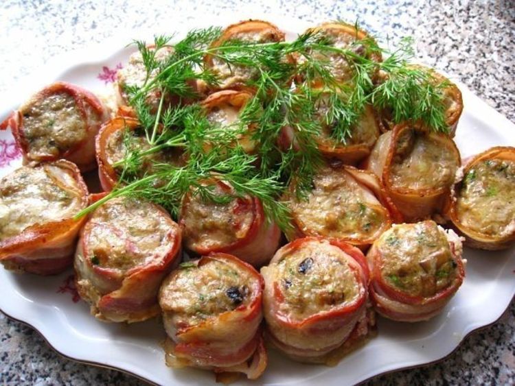 Вкусная горячая закуска «Буржуй в телогрейке» к новогоднему столу