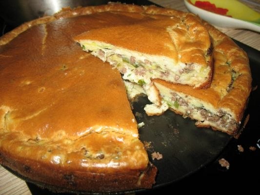 Быстрый пирог с капустой и куриного фарша