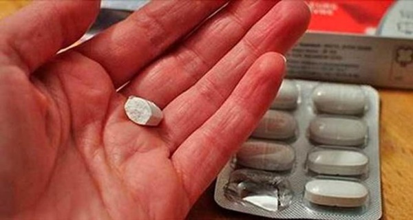 Если вы старше 35 лет, не принимайте это лекарство, которое является причиной сердечного приступа за секунду!