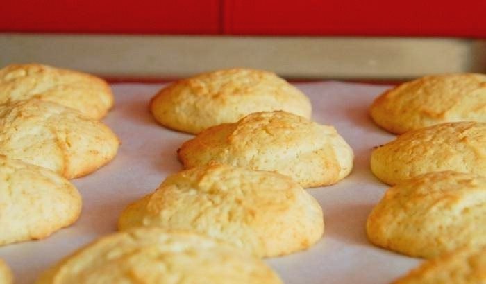 Творожное печенье с бананом и яблоком