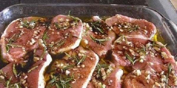 Отличная подборка маринадов для запекания мяса в духовке!