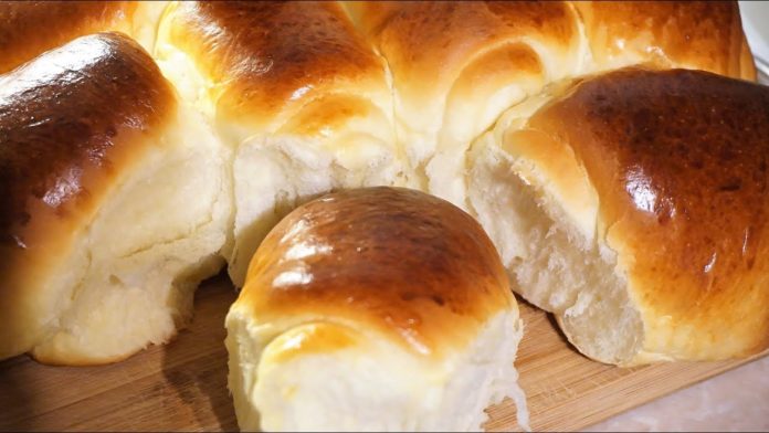 Сдобные булочки из дрожжевого теста очень нежные и мягкие как пух!