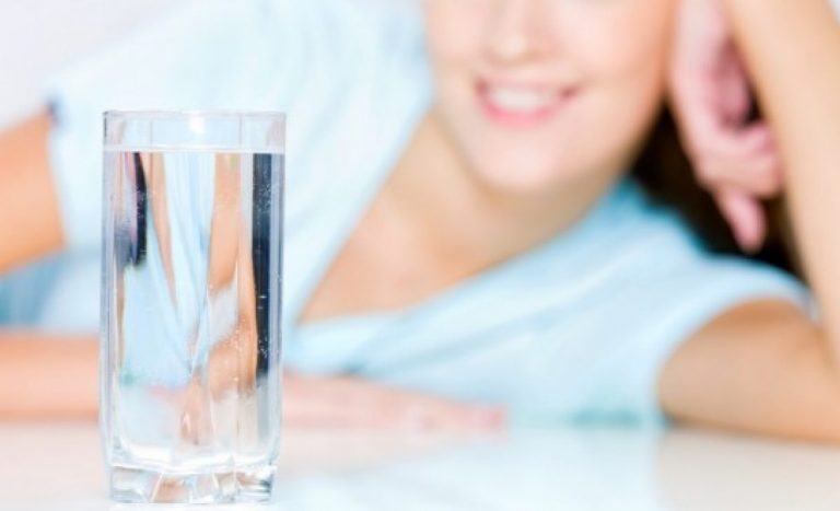 4 стакана воды после пробуждения — методика, не имеющая побочных эффектов