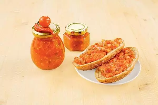 Аджика с баклажанами и перцами