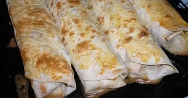 Лаваш фаршированный, запеченный в духовке