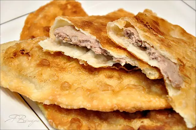 Как приготовить самые вкусные чебуреки на скорую руку