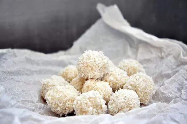 Полезные и вкусные сыроедные «Рафаэлло»