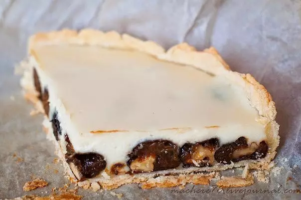 Сказочный пирог с черносливом и сметаной