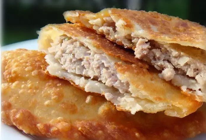 Результат пошуку зображень за запитом "горячие Чебуреки с мясом на кефире"