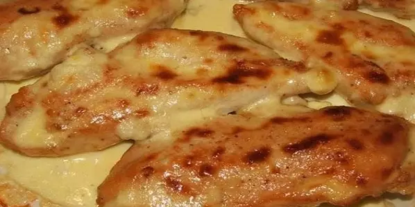 Куриная грудка запеченная в кефире — настоящая вкуснятина!