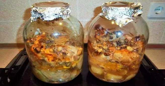 Оказывается, всё дело в банке… Нежнее курицы я еще не пробовала! Это же просто гениально