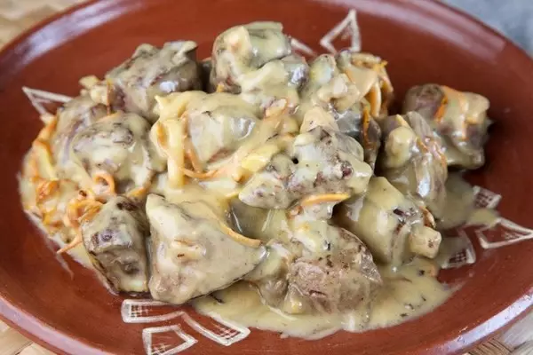 Полезный ужин: куриная печенка в сырном соусе