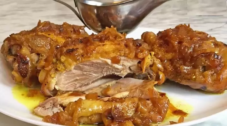 «Пьяная» курица в пиве: очень сочная и ароматная
