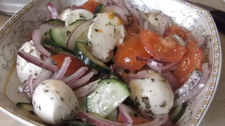 Пять простых салатов на каждый день: просто, вкусно и полезно