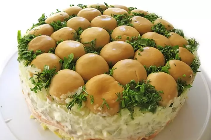 Салат «Грибная поляна»: настоящий шедевр кулинарного искусства!