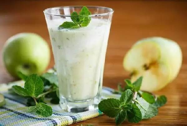 Вкусные кефирные коктейли для похудения: 3 простых рецепта