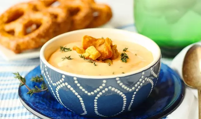 6 простых и безумно вкусных сырных супов