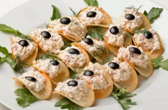 7 вкуснющих праздничных закусок на скорую руку