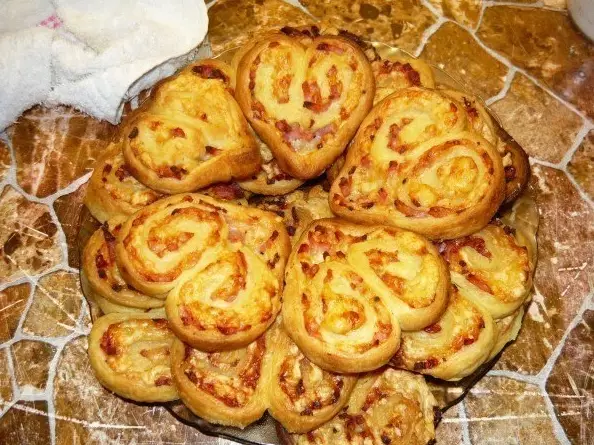 Оригинальное печенье-закуска с мясом. На вид и вкус просто потрясающее!