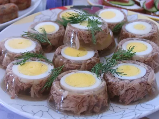 Раскрываем секреты вкуснейшего холодца. Теперь точно застынет!