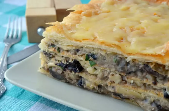 Горячий «Наполеон» с картофельно-грибным кремом