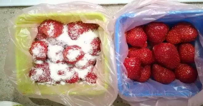 Как заморозить клубнику! Несложные хитрости сохранят клубнику ароматной!