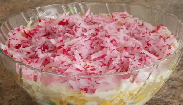 Овощной салат с сыром, яйцом и редиской — будете меня благодарить!