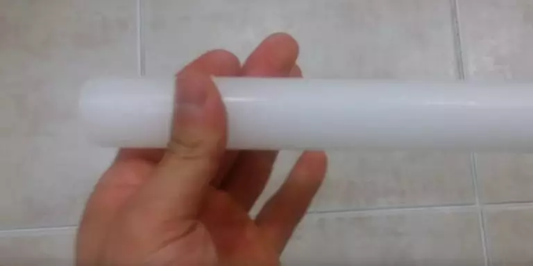 Ванная комната не была никогда такой чистой? Свеча — это все, что Вам нужно!