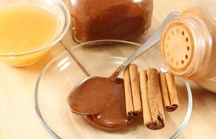 МАСКА ДЛЯ ВОЛОС С МЕДОМ И КОРИЦЕЙ